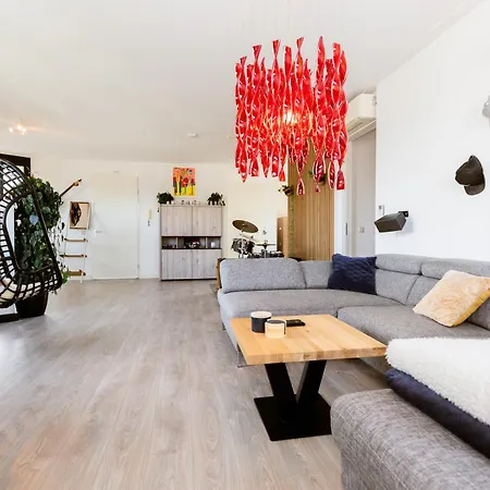 Centrally Located Modern Apartament Voorburg