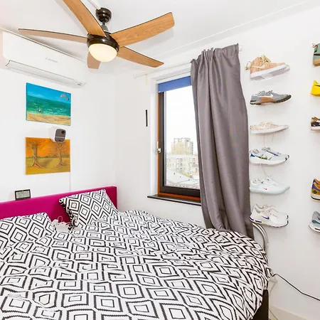 Apartament Centrally Located Modern